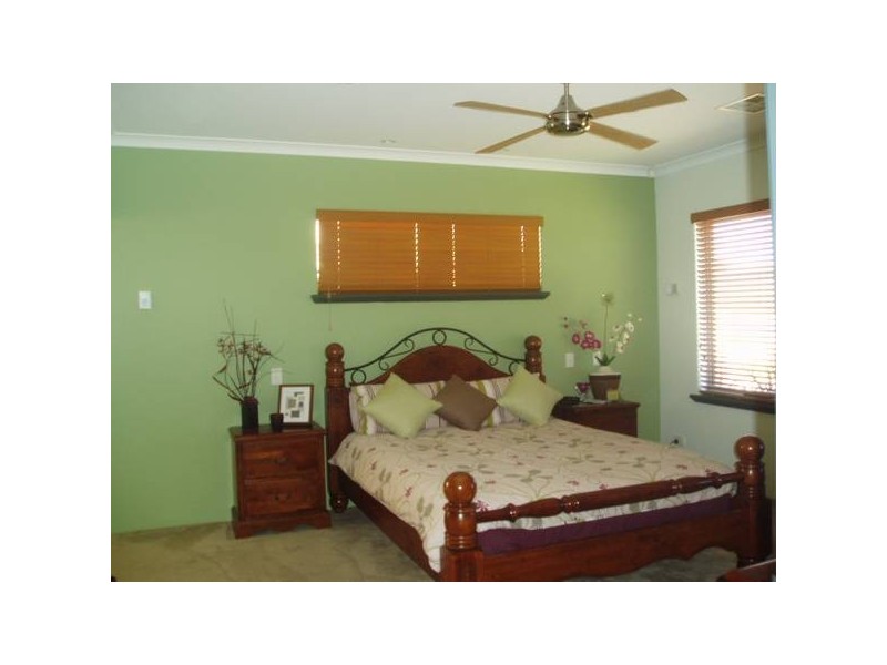 19 Evandale Rd, Darch WA 6065