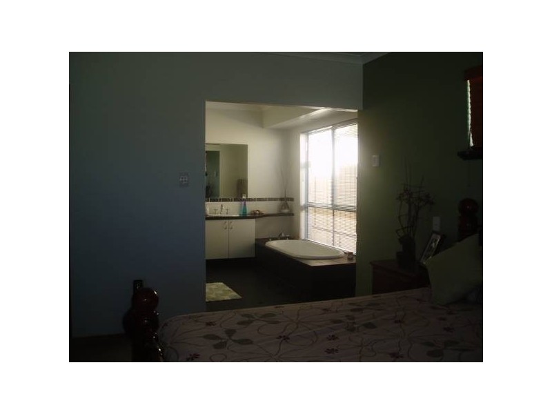 19 Evandale Rd, Darch WA 6065