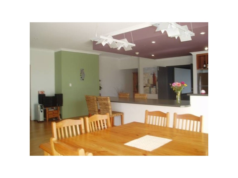 19 Evandale Rd, Darch WA 6065