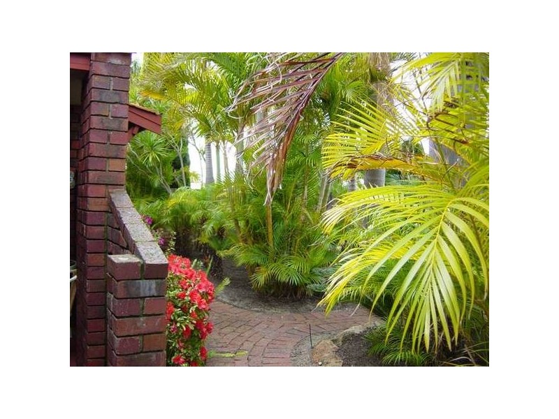 6 Liverpool Place, Alexander Heights WA 6064