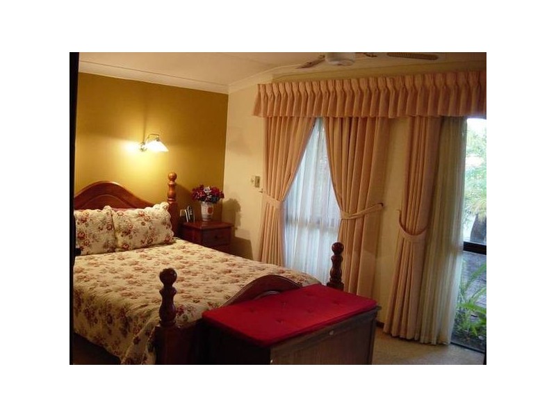 6 Liverpool Place, Alexander Heights WA 6064