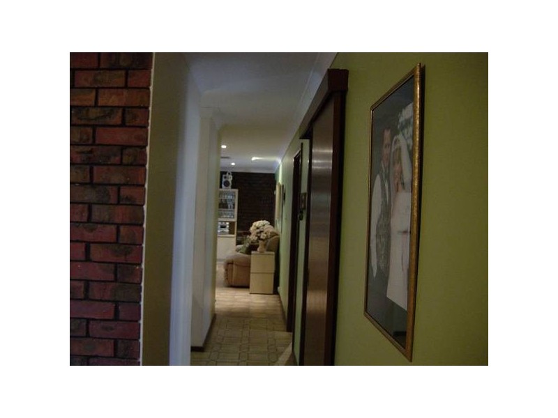 6 Liverpool Place, Alexander Heights WA 6064