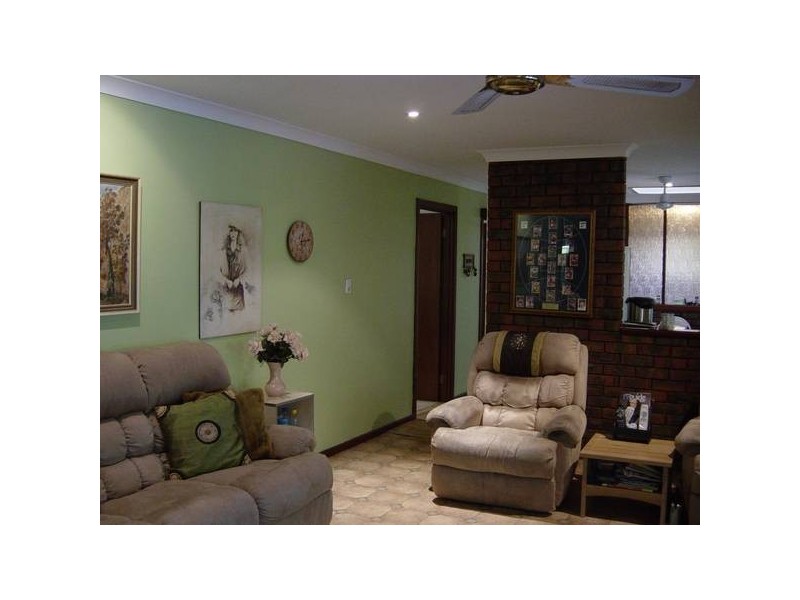 6 Liverpool Place, Alexander Heights WA 6064