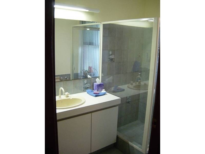 6 Liverpool Place, Alexander Heights WA 6064