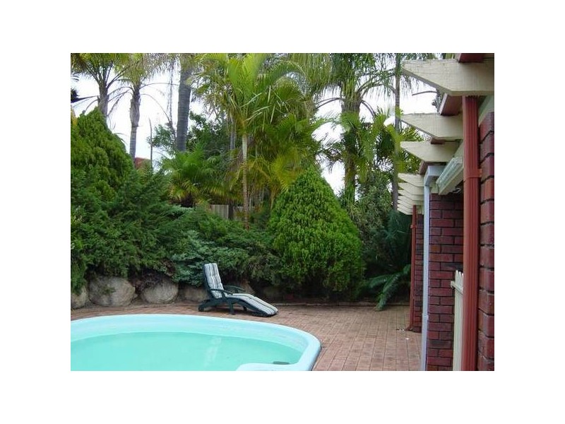 6 Liverpool Place, Alexander Heights WA 6064