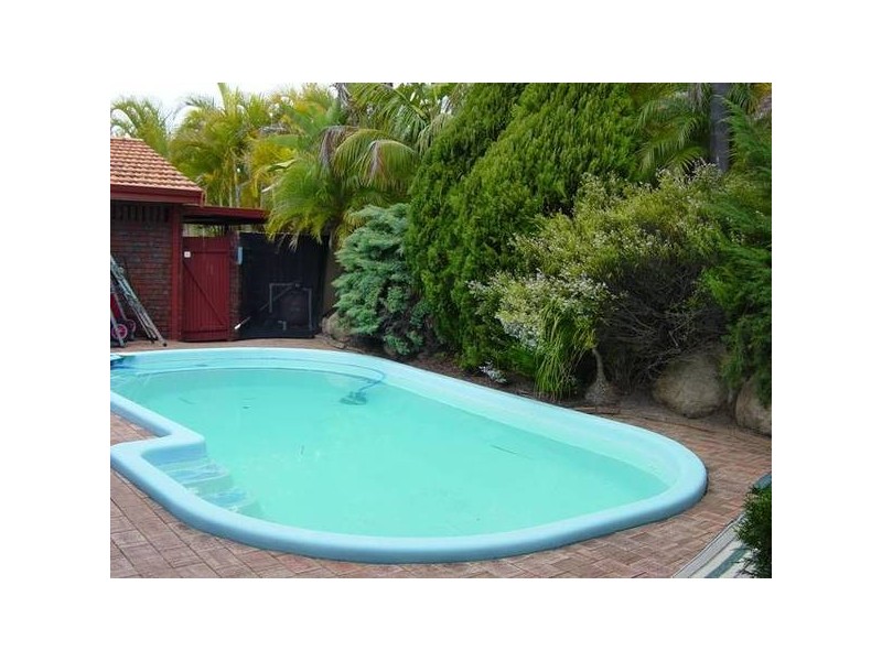 6 Liverpool Place, Alexander Heights WA 6064