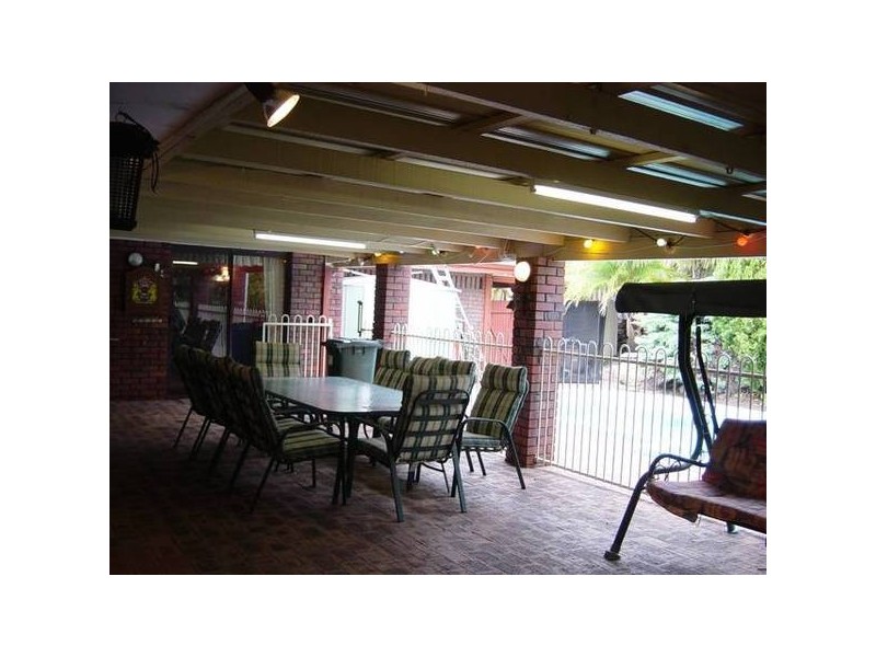 6 Liverpool Place, Alexander Heights WA 6064