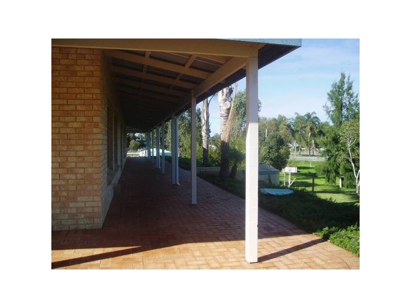 Badgerup Rd
(house), Wanneroo WA 6065