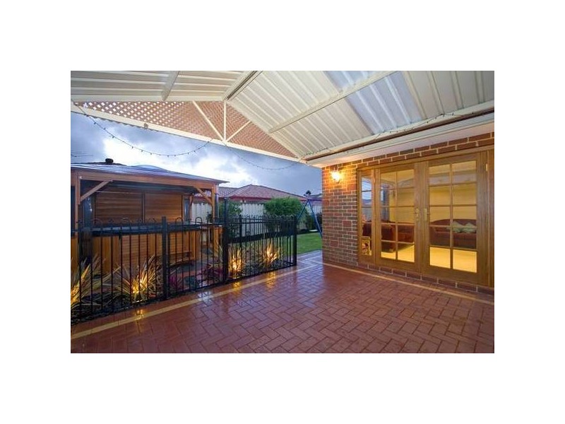 7 Hellfire Drive, Darch WA 6065