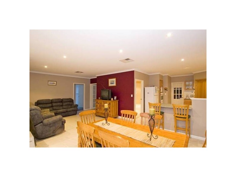 7 Hellfire Drive, Darch WA 6065