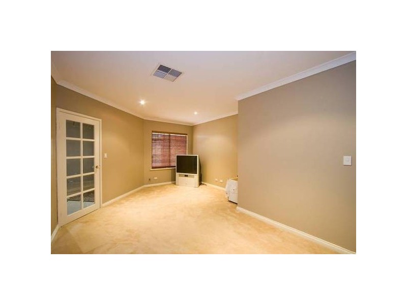 7 Hellfire Drive, Darch WA 6065