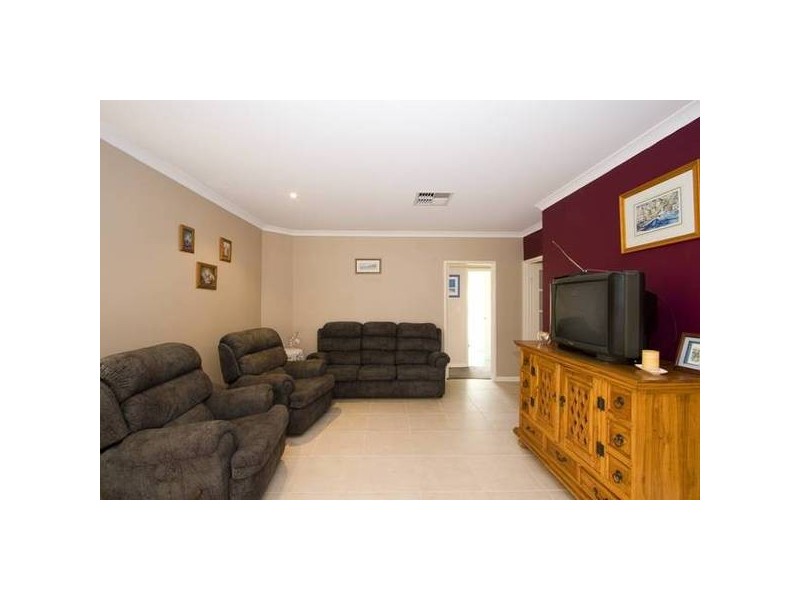 7 Hellfire Drive, Darch WA 6065