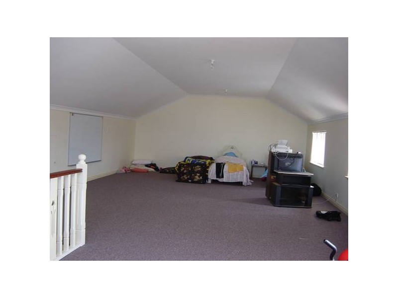 17 Sedgley Close, Landsdale WA 6065