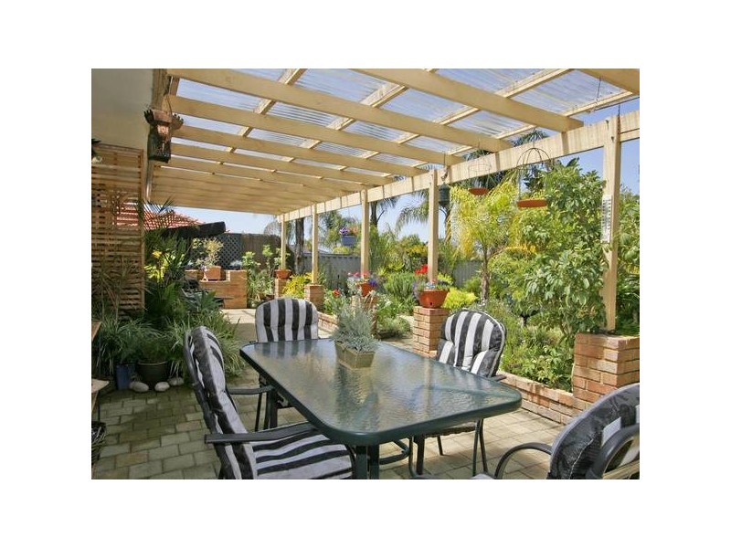 88 Azelia St, Alexander Heights WA 6064