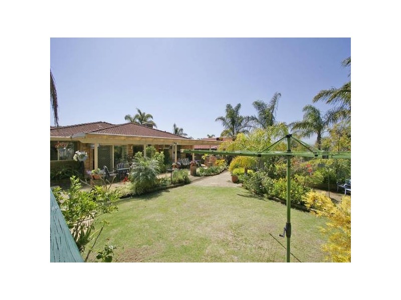 88 Azelia St, Alexander Heights WA 6064