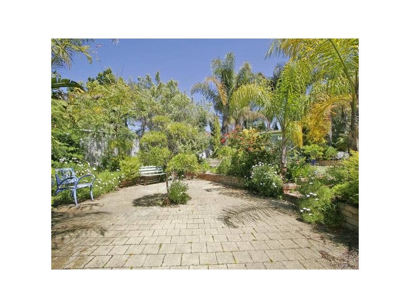 88 Azelia St, Alexander Heights WA 6064