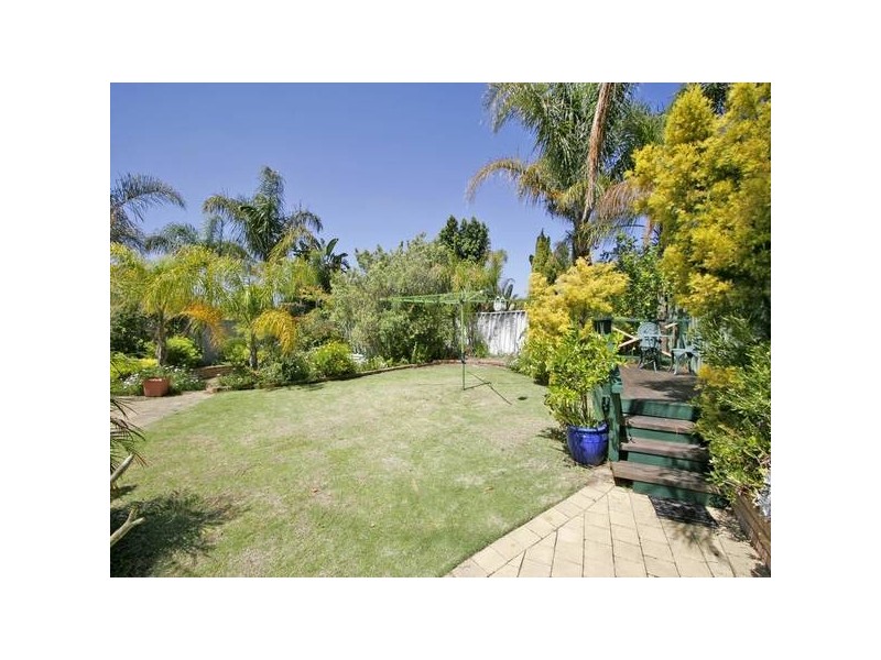 88 Azelia St, Alexander Heights WA 6064