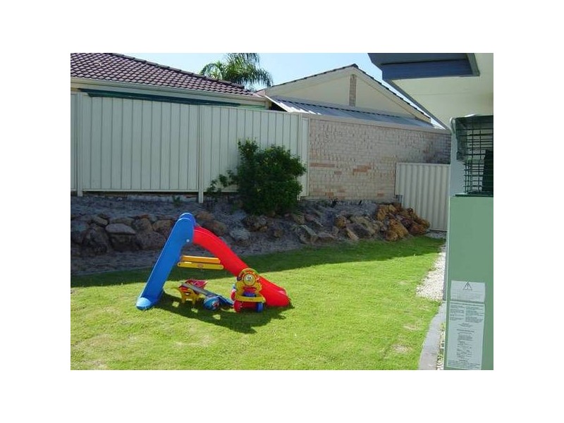 25 B Feathertop Rise, Alexander Heights WA 6064