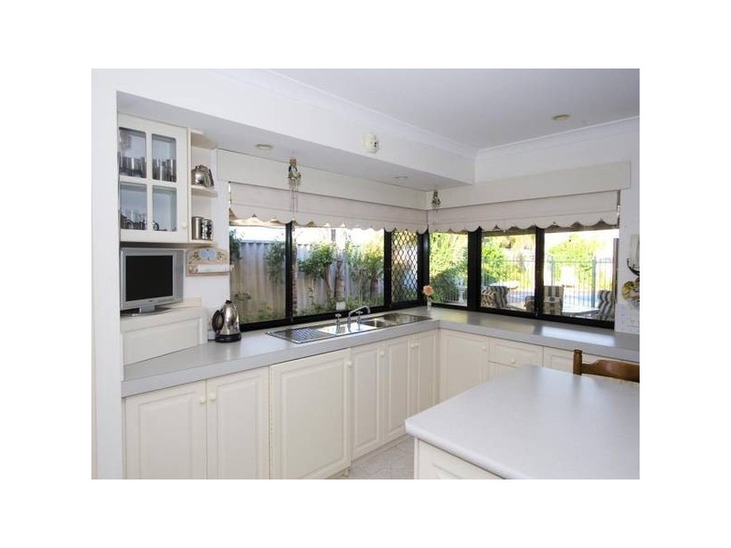 24 Dandenong Way, Alexander Heights WA 6064