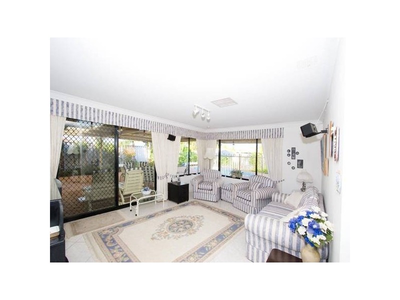 24 Dandenong Way, Alexander Heights WA 6064
