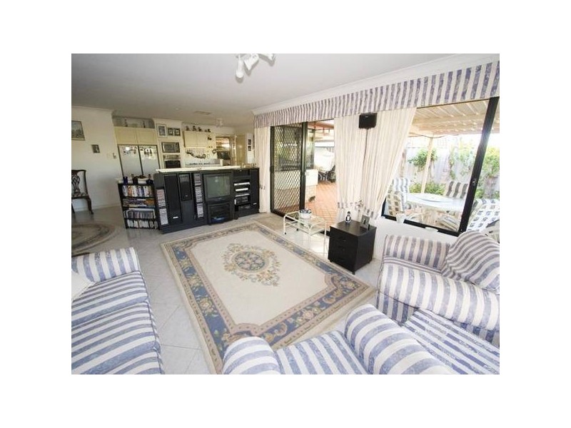 24 Dandenong Way, Alexander Heights WA 6064
