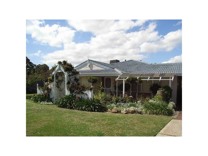 5 Coachwood Gardens, Ballajura WA 6066