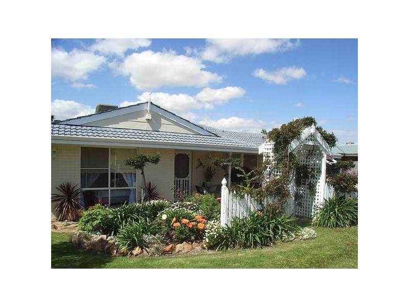 5 Coachwood Gardens, Ballajura WA 6066