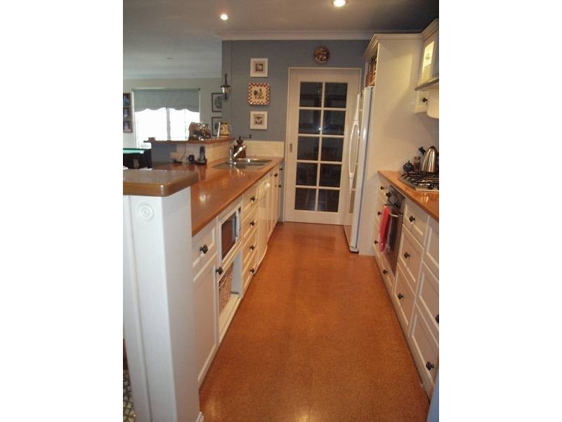 5 Coachwood Gardens, Ballajura WA 6066