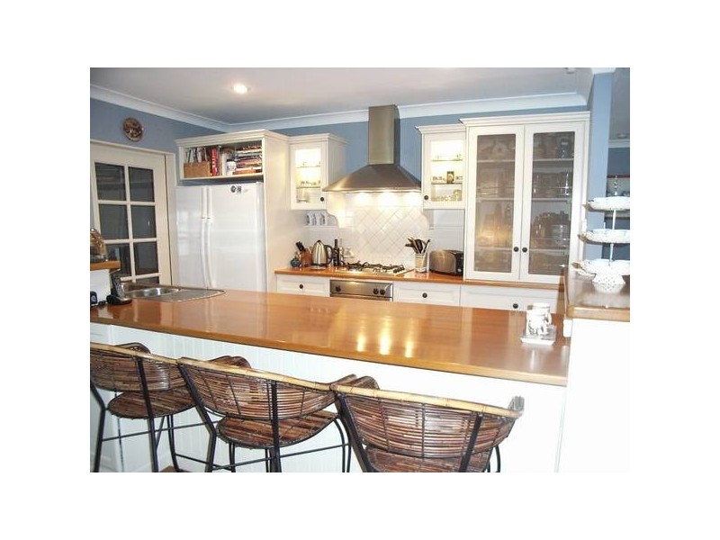 5 Coachwood Gardens, Ballajura WA 6066