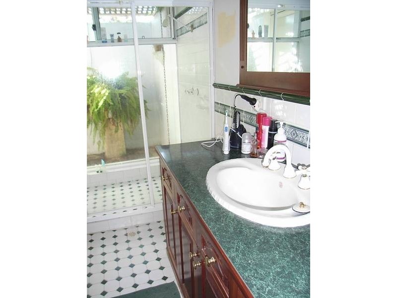 5 Coachwood Gardens, Ballajura WA 6066