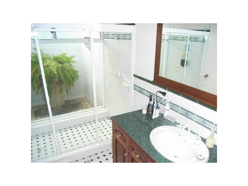 5 Coachwood Gardens, Ballajura WA 6066