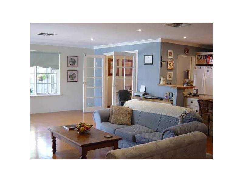 5 Coachwood Gardens, Ballajura WA 6066