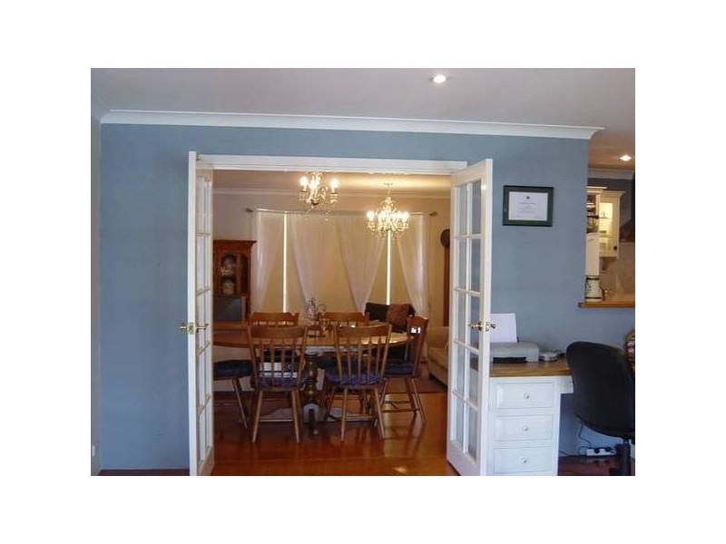 5 Coachwood Gardens, Ballajura WA 6066