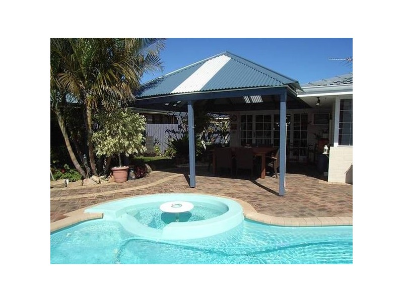 5 Coachwood Gardens, Ballajura WA 6066