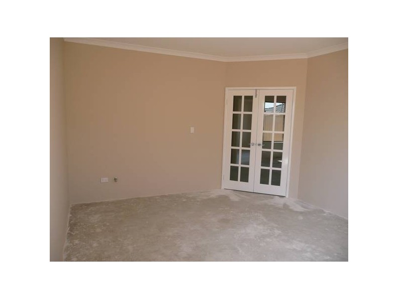 6 Glenesk St, Madeley WA 6065