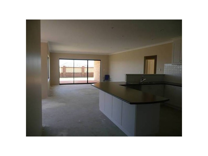 6 Glenesk St, Madeley WA 6065