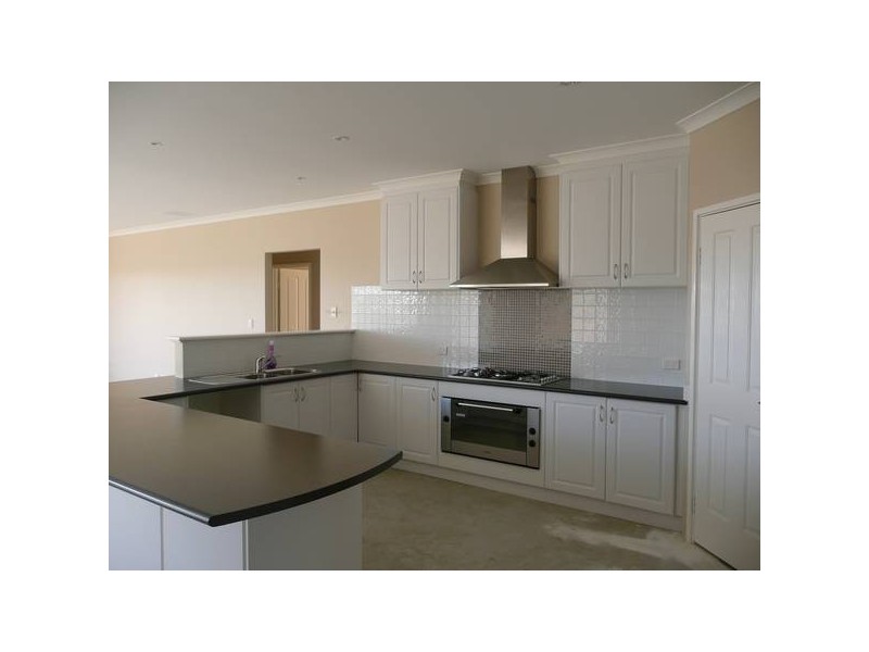 6 Glenesk St, Madeley WA 6065