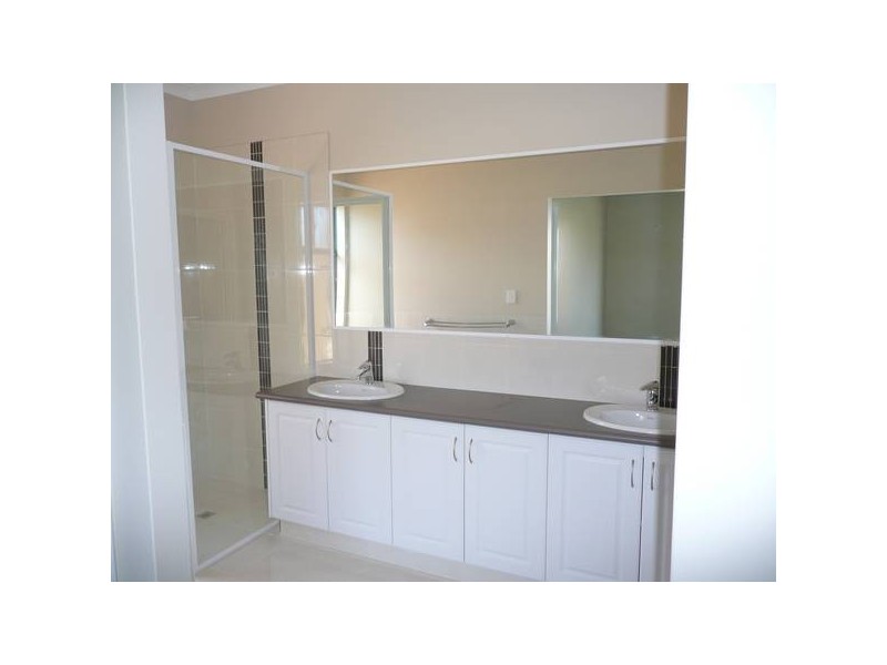 6 Glenesk St, Madeley WA 6065