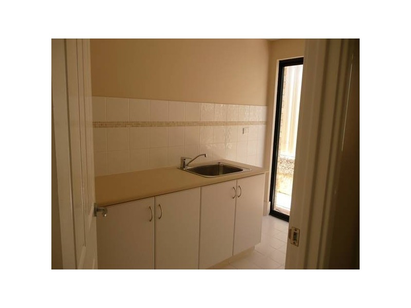 6 Glenesk St, Madeley WA 6065