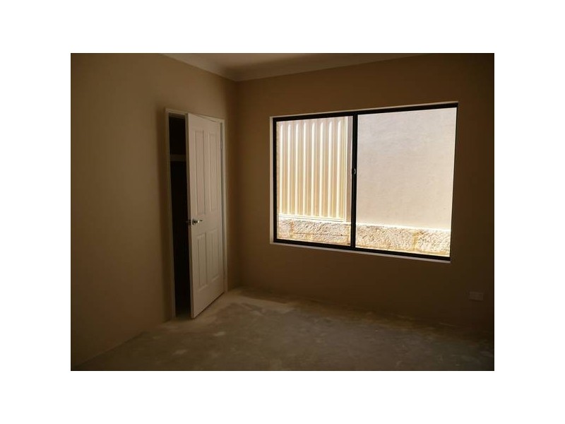 6 Glenesk St, Madeley WA 6065