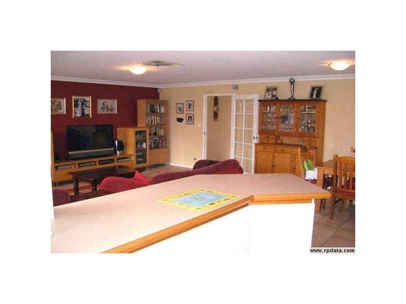 4 Camelot Grove, Carramar WA 6031