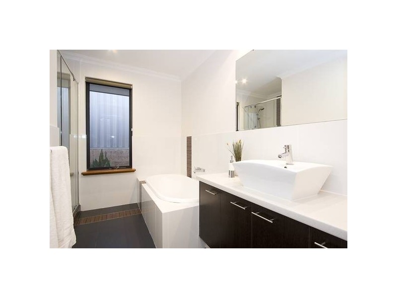 3 BELVOIR PARKWAY, Darch WA 6065