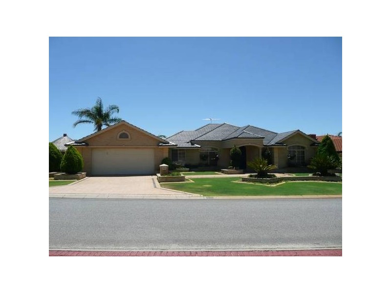 15 FAIRPARK RETREAT, Landsdale WA 6065