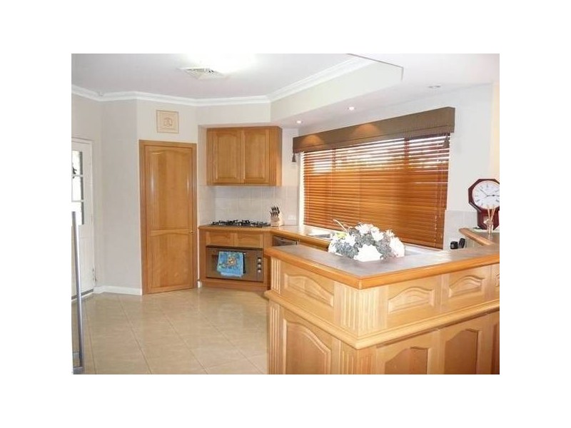 15 FAIRPARK RETREAT, Landsdale WA 6065