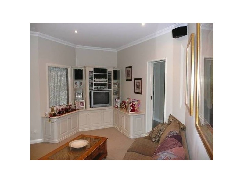 15 FAIRPARK RETREAT, Landsdale WA 6065