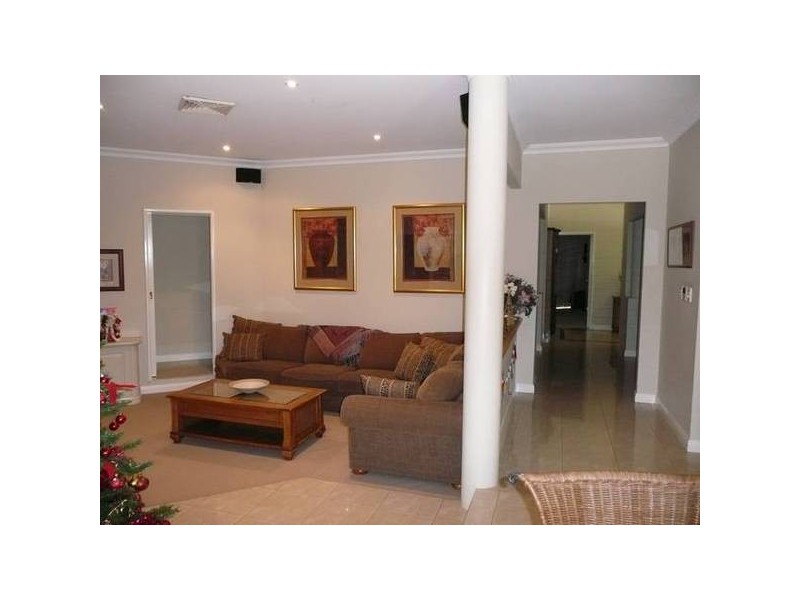 15 FAIRPARK RETREAT, Landsdale WA 6065