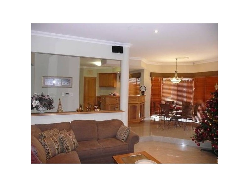 15 FAIRPARK RETREAT, Landsdale WA 6065