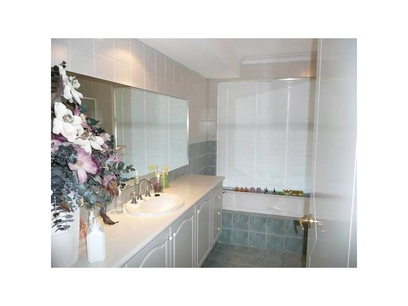 15 FAIRPARK RETREAT, Landsdale WA 6065