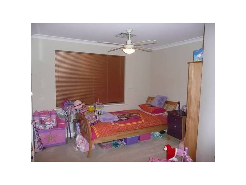 15 FAIRPARK RETREAT, Landsdale WA 6065