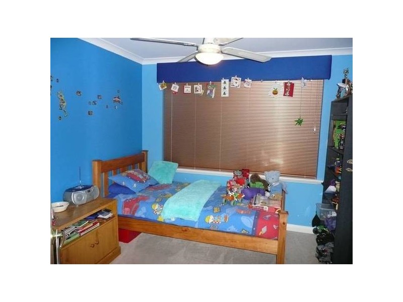 15 FAIRPARK RETREAT, Landsdale WA 6065